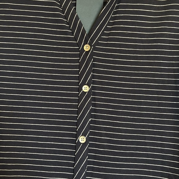 Cutter & Buck NWT women’s blue striped button down shirt size medium - Picture 4 of 9